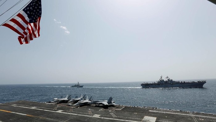USS Abraham Lincoln Latihan