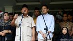 Salam Dua Jari, Prabowo-Sandi Tolak Hasil Pilpres 2019