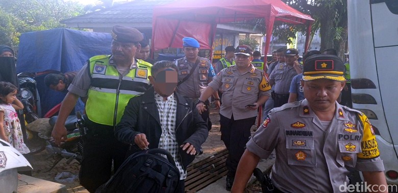 30 Mobil Massa Aksi 22 Mei Asal Ciamis Lolos ke Jakarta 30 Mobil Massa Aksi 22 Mei Asal Ciamis Lolos ke Jakarta