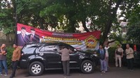Salah satu spanduk ada yang dipasang oleh pendukung dari Cianjur. Spanduk tersebut bertuliskan Presidium Rakyat Pemenang Pilpres 2019 Kabupaten Cianjur Memberikan Mandat kepada H Prabowo Subianto & H Sandiaga Salahudin Uno untuk Menjadi Presiden dan Wakil Presiden Republik Indonesia. Foto: (Marlinda Oktavia/detikcom).