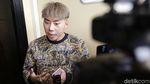 Ditipu Asisten, Roy Kiyoshi Tak Cium Aroma Kebohongan?