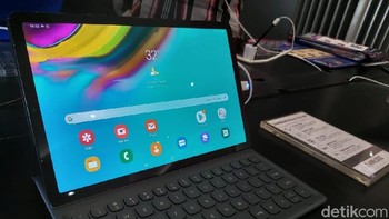 Tak ketinggalan, ada Galaxy Tab S5e. (Foto: Muhamad Imron Rosyadi/detikINET)  