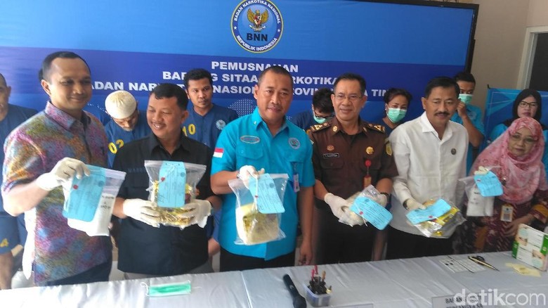 BNNP Jatim Musnahkan 5,2 Kg Sabu BNNP Jatim Musnahkan 5,2 Kg Sabu