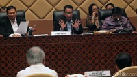 Rapat yang digelar di ruang Komisi V Komplek Parlemen, Senayan, Jakarta, Selasa (21/5/2019) tersebut dipimpin oleh Ketua Komisi V DPR RI Fary Djemi Francis.