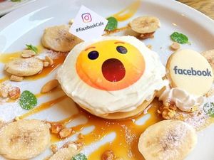 Gemasnya Cicip Menu Pancake Emoji di Kafe Resmi Milik Facebook