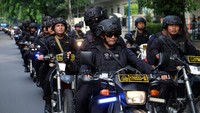 Patroli gabungan TNI-Polri di sejumlah ruas jalan di Medan yang dilaksanakan pihak Kodam I/Bukit Barisan dan Polda Sumut tersebut dalam rangka meningkatkan rasa aman di wilayah Sumut pasca rekapitulasi hasil penghitungan suara nasional Pemilu 2019. Antara Foto/Irsan Mulyadi.
