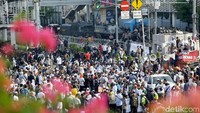 Massa menggelar aksi demo di depan gedung Bawaslu, Jakarta, Selasa (21/5/2019).