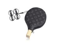 Peralatan pingpong Louis Vuitton.