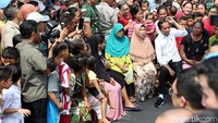 Jokowi mengatakan dia bersama Maruf Amin akan mewujudkan kepercayaan rakyat itu dalam bentuk program yang berguna bagi semua lapisan masyarakat.