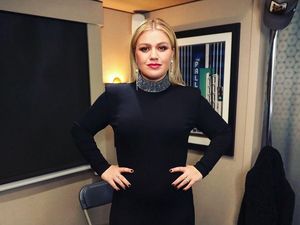 Turun 16 Kg, Kelly Clarkson Bantah Rumor Soal Konsumsi Pil Pelangsing
