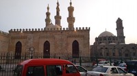 Masjid Al Azhar di Kairo, Mesir tampak dari luar. Mesir dijuluki Ardlu Al Anbiya atau Bumi Para Nabi. Kita akan menjumpai budaya menarik khas Mesir selama bulan Ramadhan. (Wafi Maqosid/Istimewa)