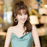 Selama beberapa bulan busana tersebut dibuat dengan konsep Internal Queen dengan harapan bisa menarik atensi di karpet merah.Akan ada orang yang suka dan tidak suka, saya menghargai semua kritik, katanya. Foto: Facebook