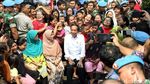 Momen Warga Kampung Deret Tumpah Ruah Sambut Jokowi
