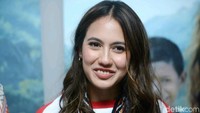 Pevita Pearce kembali tampil dalam sebuah film bertajuk Rumah Merah Putih. Dalam film itu ia harus berperan sebagai mamak-mamak di NTT.  Foto: Ismail/detikFoto