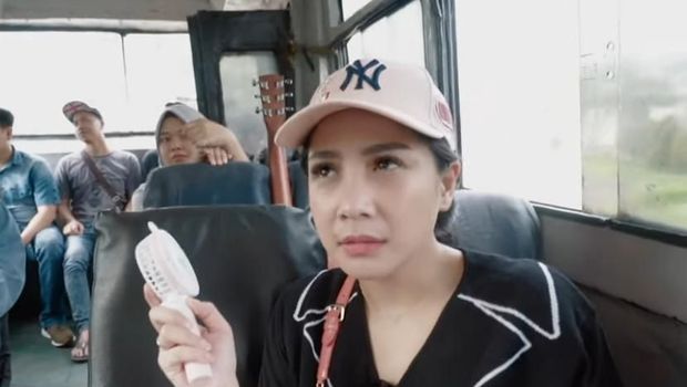Naik Metro Mini, Nagita Slavina Tertidur Pulas