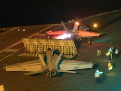 Potret Kapal Induk Nuklir AS Pamer Kekuatan di Laut Arab