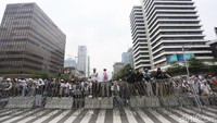 Hingga saat ini situasi di depan Bawaslu masih kondusif.