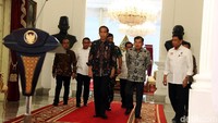 Sampai saat ini aksi 22 Mei masih berlangsung di depan Bawaslu. Konsentrasi massa juga masih ada di Jl Jatibaru Tanah Abang dan juga di flyover Slipi.