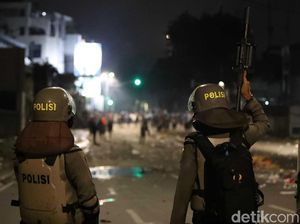 165 Perusuh Ditangkap, Kapolres Jakbar: Mereka Dibayar