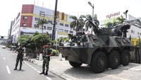 Selain Gkawasan Glodok, Kawasan Tanah Abang pun harus tutup karena hanya berjarak beberapa ratus meter dari Bawaslu dan Thamrin City yang menjadi lokasi bentrok massa dan aparat kepolisian. Foto: Antara Foto/Aprilio Akbar