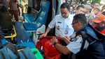 Momen Anies Jenguk Korban Kerusuhan Tanah Abang di RS Tarakan