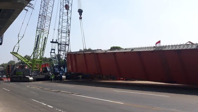 Jasa Marga Berlakukan Contraflow di Tol Cikampek Atasi Macet Parah Jasa Marga Berlakukan Contraflow di Tol Cikampek Atasi Macet Parah