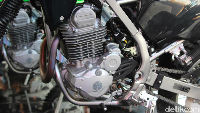 Beberapa penyempurnaan dilakukan di motor dual purpose ini. Mulai dari desain yang lebih ringan, bertenaga, dan lebih mudah saat bermanuver. Foto: Ruly Kurniawan/detikOto