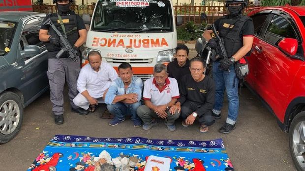 Sopir ambulans diamankan.