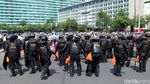 Massa Bersorban Mulai Bergerak Menuju Bawaslu