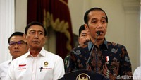 Jokowi menegaskan tak ada yang boleh mengganggu persatuan negara. Negara tak akan memberi toleransi bagi siapapun yang menjadi perusuh.