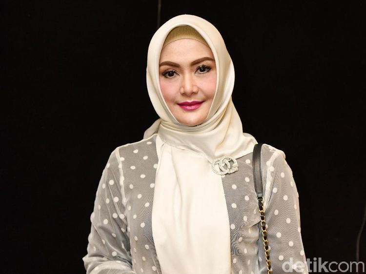 Diet ala Eddies Adelia, Makan Nasi Dua Sendok