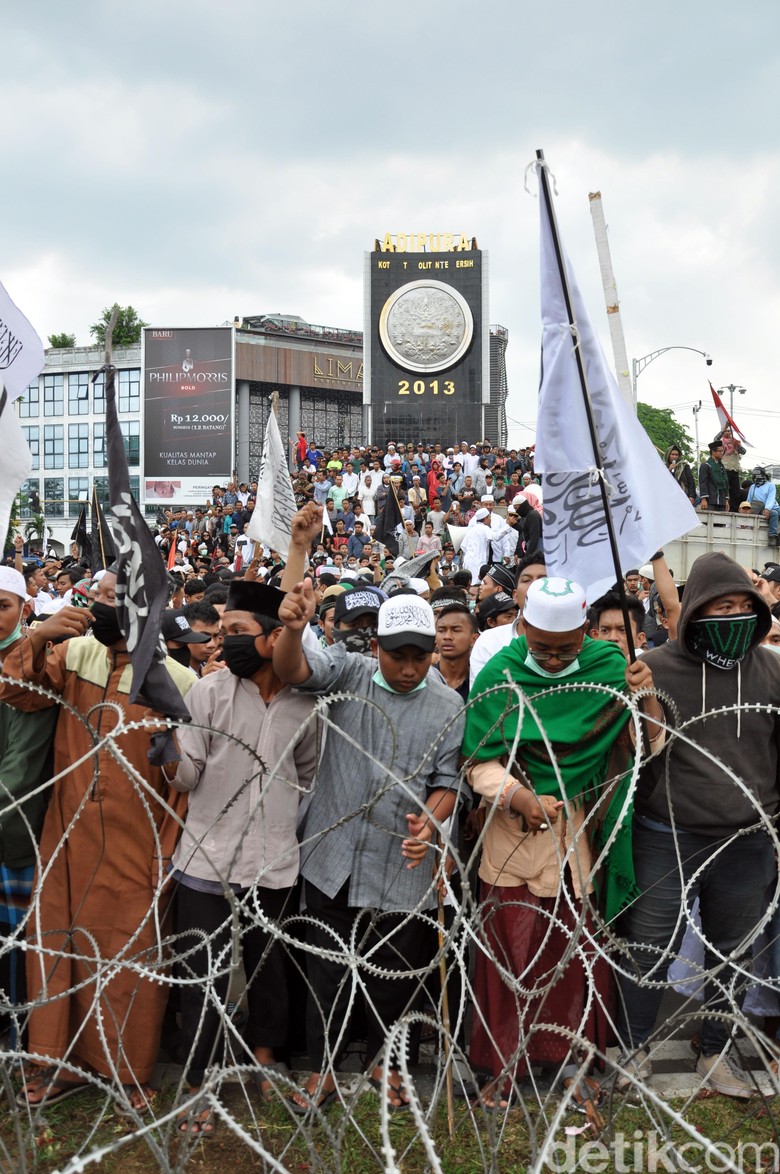 Pasca-ricuh di Medan, Ketua GNPF Sumut Ngaku Dipanggil Polisi Pasca-ricuh di Medan, Ketua GNPF Sumut Ngaku Dipanggil Polisi
