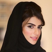 Manal bint Mohammed bin Rashid Al Maktoum merupakan putri Dubai, anggota keluarga terkaya di dubai yang juga dikenal sebagai politisi. Manal menjabat sebagai President of Dubai Women Establishment (DWE). Dia sangat membela hak perempuan dan melakukan pemberdayaan perempuan. Dia bekerja keras untuk membuat perempuan bisa sukses dalam segala sektor baik ekonomi, sosial, hingga politik. Foto: Instagram