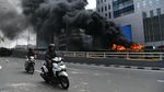 Ini Bus Brimob yang Dibakar Massa di Slipi