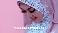 Syahrini merilis mukena dengan nama Mukena FatimahSyahrini. Dok. Instagram/princessyahrini