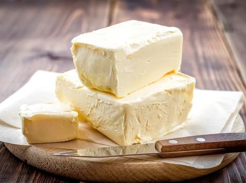 Tepung terigu dan butter untuk membuat kue kering