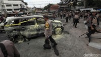 Berdasarkan keterangan Kadiv Humas Polri Irjen Mohammad Iqbal ada 11 mobil yang rusak dengan jenis kerusakan yang bervariasi.