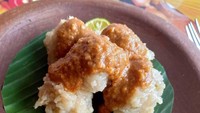 Sedapnya, siomay kenyal dan gurih dengan lumuran sambal bumbu kacang. Mantap! Foto: Instagram@siomay.wondes