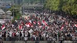 Bendera Merah Putih Raksasa Dibentangkan Massa Aksi 22 Mei