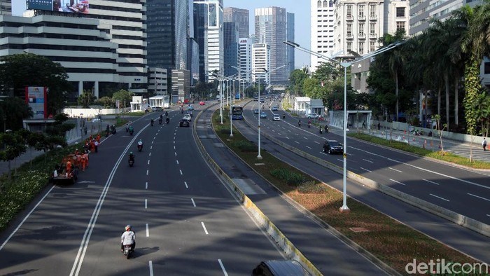 Sejumlah jalan di Jakarta nampak lengang jelang aksi 22 Mei di depan kantor Bawaslu. Ada sejumlah jalan yang ditutup untuk mengantisipasi kemacetan di lokasi.