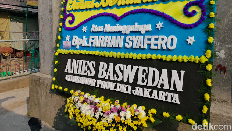 Anies Kirim Bunga Dukacita ke Farhan Syahfero Korban Tewas Rusuh 22 Mei Anies Kirim Bunga Dukacita ke Farhan Syahfero Korban Tewas Rusuh 22 Mei