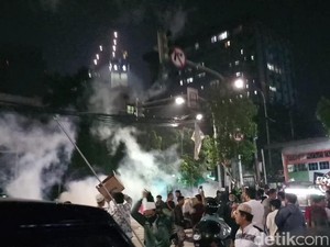 Polisi Kembali Amankan Sejumlah Pendemo Usai Rusuh Dekat Bawaslu