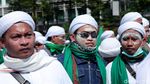 Massa Bersorban Mulai Bergerak Menuju Bawaslu