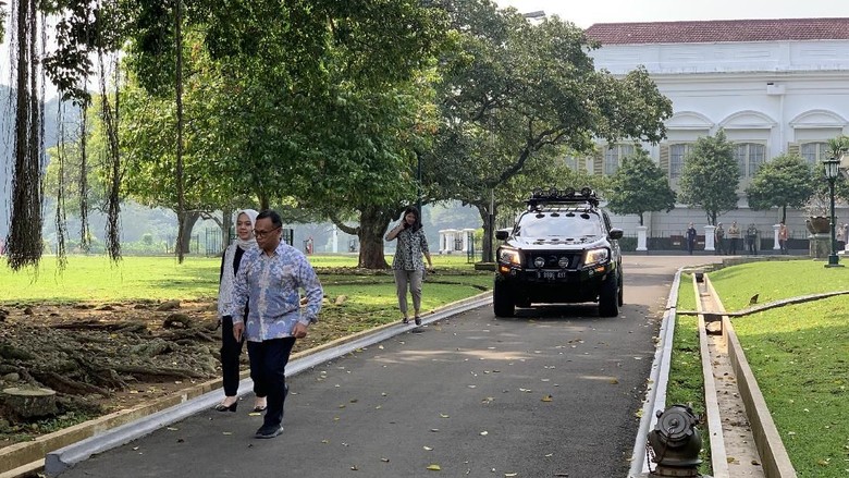 Ke Istana Temui Jokowi, AHY Bawa Mobil Hitam Kembar Ke Istana Temui Jokowi, AHY Bawa Mobil Hitam Kembar