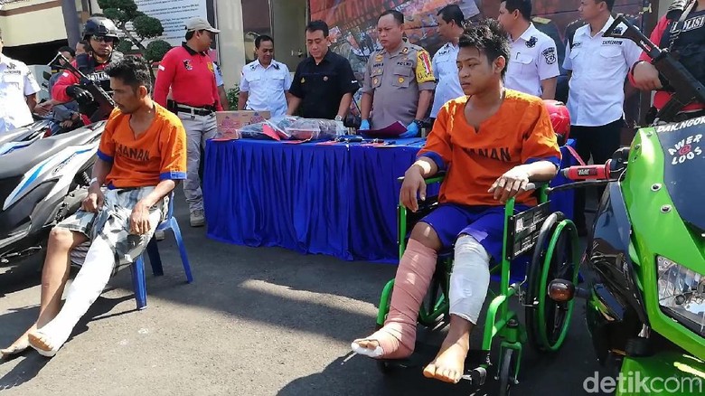 Tiga Begal Bersenjata Bondet Diamankan, 3 Lainnya Diburu Tiga Begal Bersenjata Bondet Diamankan, 3 Lainnya Diburu