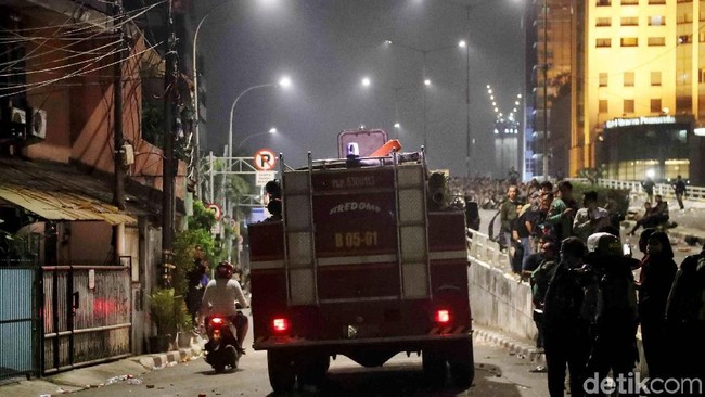 Pengusaha Logistik Pusing Kiriman Barang Terganggu Aksi 22 Mei