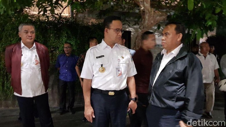 Anies Turun ke Bundaran HI Tinjau Langsung Aksi 22 Mei Anies Turun ke Bundaran HI Tinjau Langsung Aksi 22 Mei