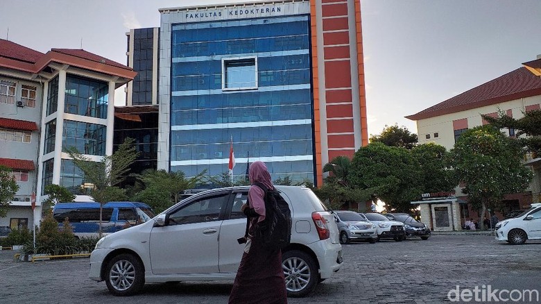 Mahasiswa UGM dan ITB Nekat Jadi Joki Tergiur Imbalan Rp 5-10 Juta Mahasiswa UGM dan ITB Nekat Jadi Joki Tergiur Imbalan Rp 5-10 Juta