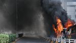 Ini Bus Brimob yang Dibakar Massa di Slipi