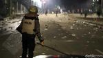 Masih Memanas, Begini Kondisi Rusuh di Kawasan Slipi